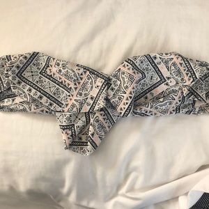 Women’s strapless bikini top